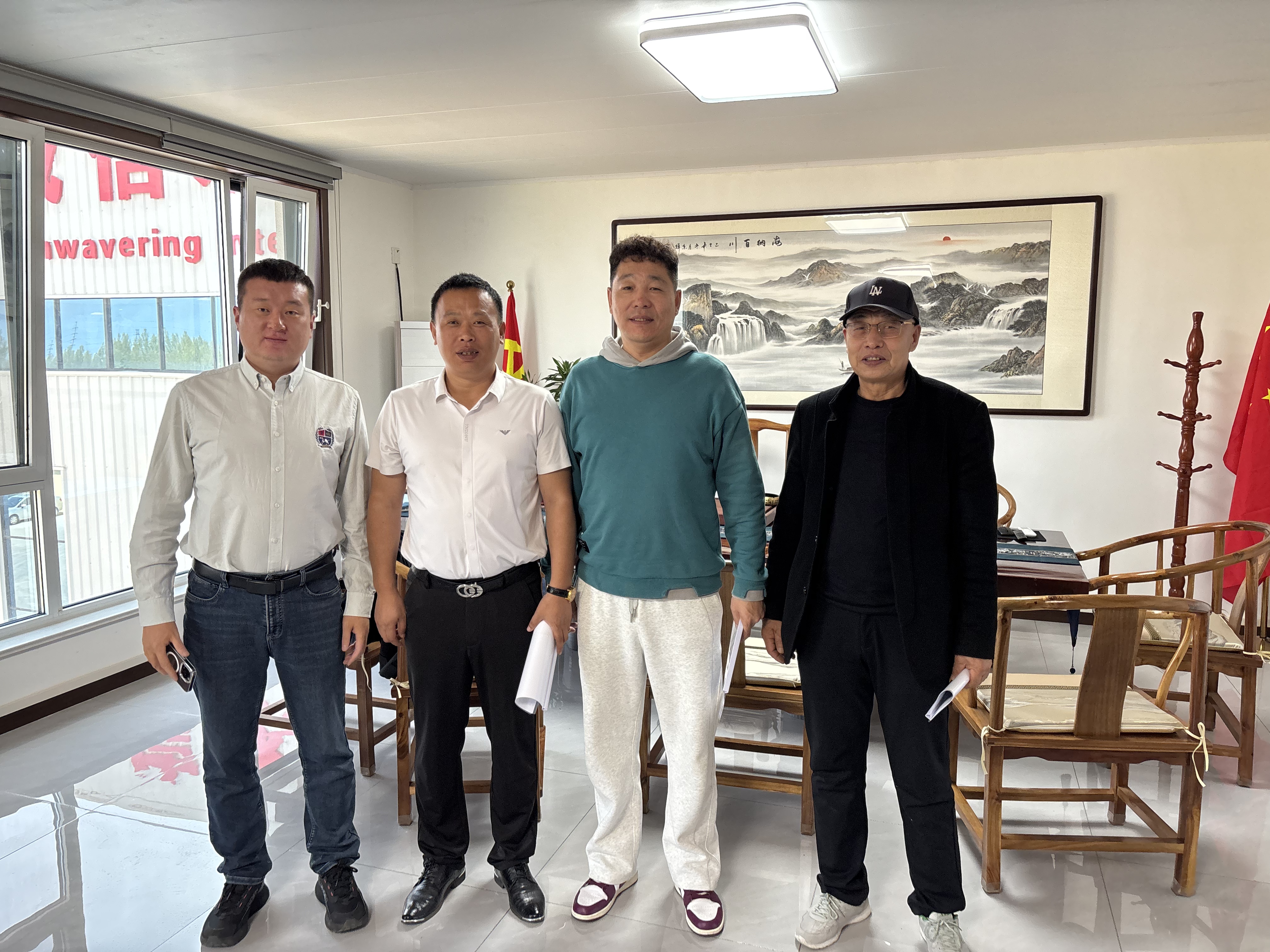 Qingzhou Jinqi Sukcese Subskribis Ordonon pri Orminado kaj Profita Ekipaĵo kun Mongolaj Klientoj